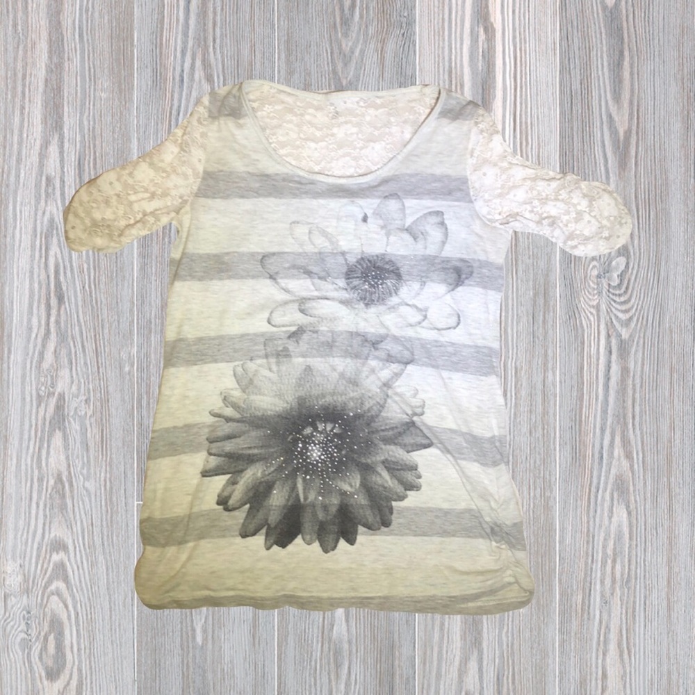 Grey maternity shirt